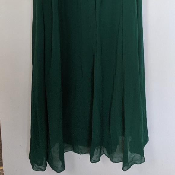 Long Green Prom/ Grad Dress - Picture 6 of 7